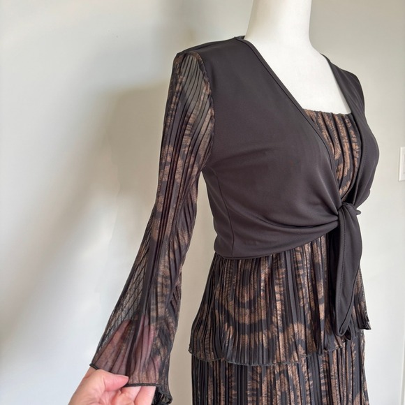 Women's Size M Dress Dark Romantic Pleated Tiered Flirty Cocktail Party Black - Picture 12 of 16